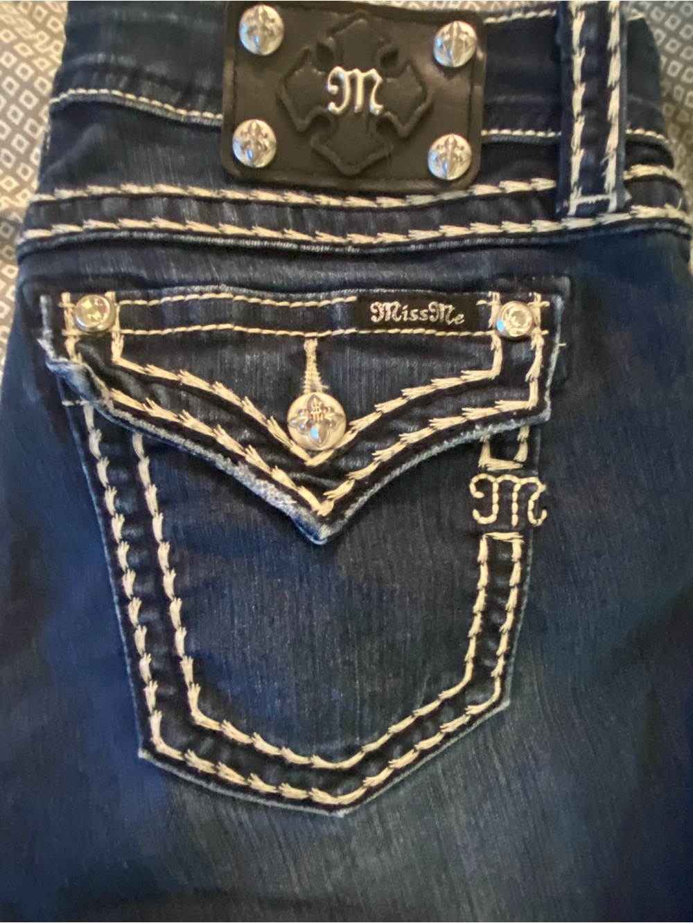 Miss Me Dark Blue cuffed capri Jeans with White Contrast Stitching